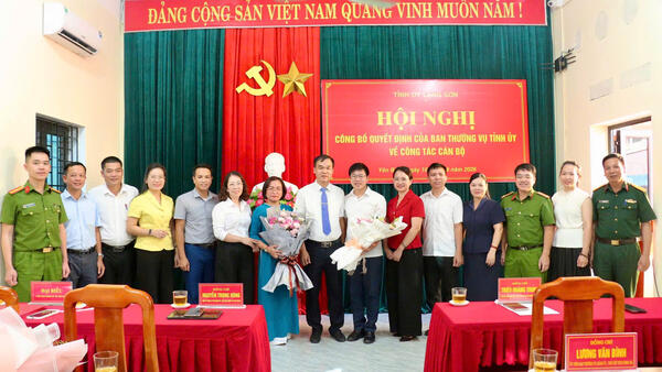 CÔNG BỐ QUYẾT ĐỊNH ĐIỀU ĐỘNG, BỔ NHIỆM PHÓ BÍ THƯ ĐẢNG ỦY XÃ YÊN BÌNH