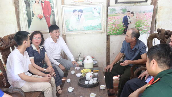 LÃNH ĐẠO XÃ YÊN BÌNH GẶP MẶT, ĐỘNG VIÊN CÔNG DÂN TRÚNG TUYỂN VÀO TRƯỜNG SĨ QUAN CÔNG BINH