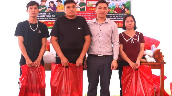 YÊN BÌNH TỔ CHỨC “GIAN HÀNG 0 ĐỒNG” – LAN TỎA NGHĨA TÌNH, GÓP PHẦN GIỮ GÌN AN NINH, TRẬT TỰ