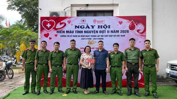 TIẾP NHẬN 83 ĐƠN VỊ MÁU CỦA CÁC TÌNH NGUYỆN VIÊN XÃ YÊN BÌNH TRONG NGÀY HỘI HIẾN MÁU TÌNH NGUYỆN